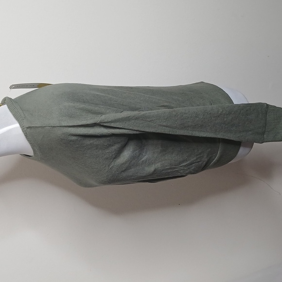 Rumi + Ryder green sweater shirt size 12-14 (small) - Picture 7 of 15